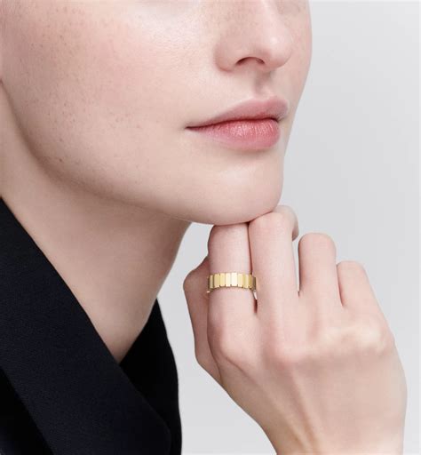 dior eing